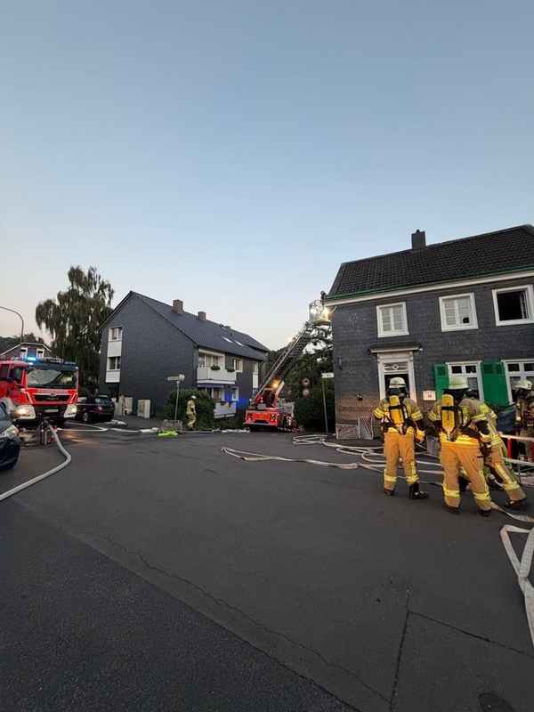 FW-RS: Zimmerbrand in Hasten