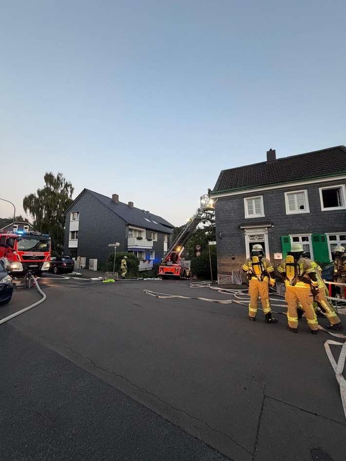 FW-RS: Zimmerbrand in Hasten