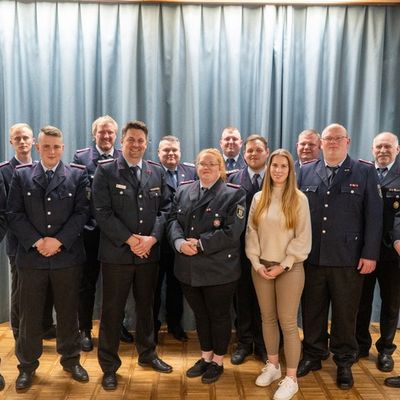 FW Flotwedel: Jahreshauptversammlung der Ortsfeuerwehr Langlingen: Rückblick, Wahlen und Ehrungen - Generationswechsel im Kommando