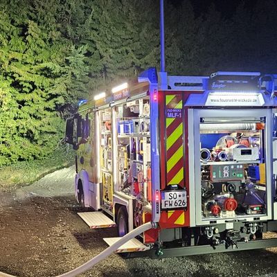 FW-AR: Interkommunale Herbstübung: Feuerwehren Arnsberg und Wickede erproben den Ernstfall