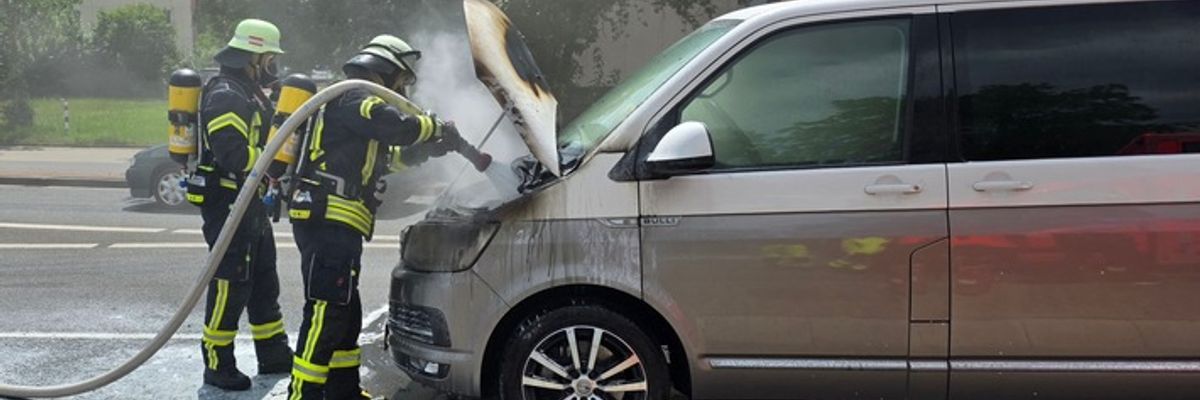 FW Celle: Pkw-Brand in der Altenceller Schneede