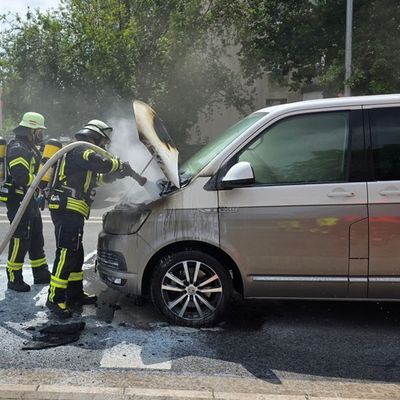 FW Celle: Pkw-Brand in der Altenceller Schneede