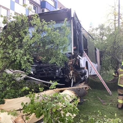 FW-GE: Busunfall mit mehreren Verletzten
