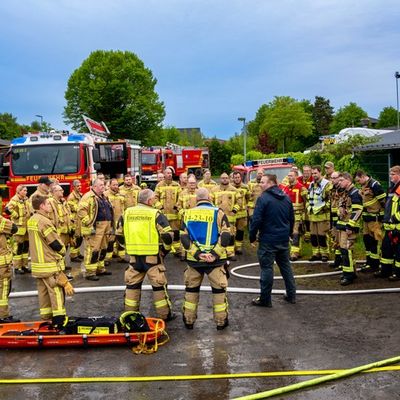 FW-OLL: Gemeinsame Übung der Feuerwehren Cloppenburg und Großenkneten - Überörtliche Unterstützungseinheit trainiert für Großschadenslagen
