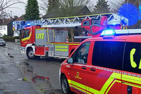 FW-DO: Zimmerbrand in der Oberadener Straße - Zwei Personen ins Krankenhaus transportiert
