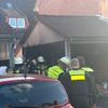 FW-ROW: Carport gerät in Brand - Feuerwehr verhindert Übergreifen aufs Wohnhaus