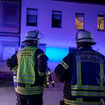 FW LK Neunkirchen: Feuerwehr rettet Meerschweinchen aus brennendem Haus