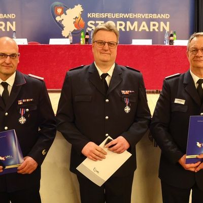FW-Stormarn: Jahreshauptversammlung: Clemens Tismer mit dem deutschen Feuerwehr-Ehrenkreuz in Gold ausgezeichnet