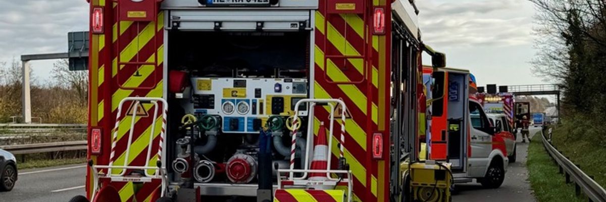 FW Ratingen: Verkehrsunfall mit eingeklemmter Person auf der BAB 3