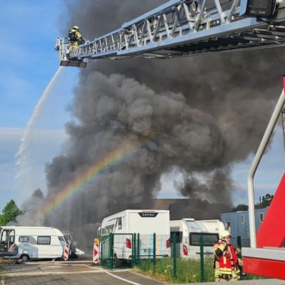 FW Burscheid: Großbrand beschäftigt Feuerwehr am Samstag