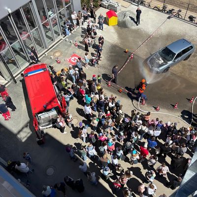 FW-NE: Eröffnungswoche Feuerwache Süd | Einweihung durch die Feuerwehr und Tag der offenen Tür mit mehreren tausend Besuchern