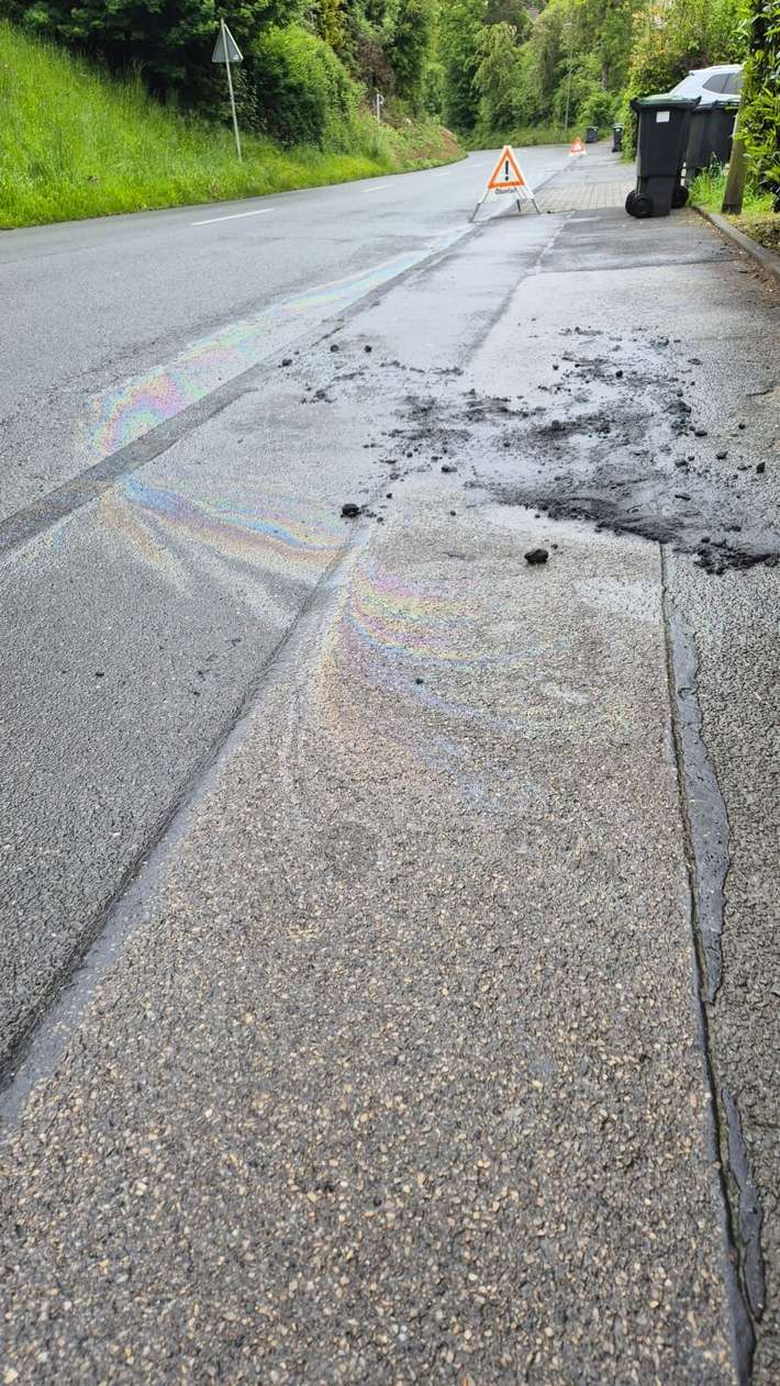 FW-EN: Wetter - Ölspur im Ortsteil Wengern