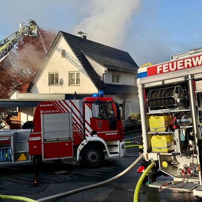 FW-OE: Eine schwer verletzte Person nach Wohnungsbrand