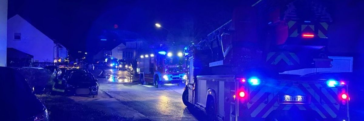 FW-EN: Brandgeruch im Treppenhaus