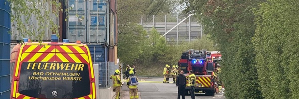 FW Bad Oeynhausen: Feuer auf Gelände eines Entsorgungsbetriebes in der Dieselstraße