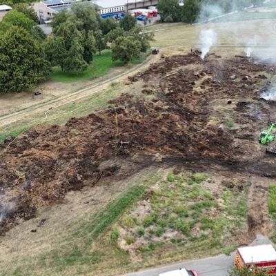 FW Reichenau: Brand von mehreren hundert Riedballen fordert Feuerwehr über 24 Stunden - 19.08.2026