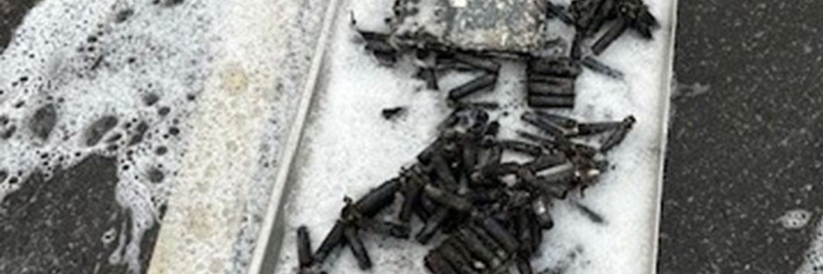 FW Dresden: Fahrradakkus brennen - ein Verletzter