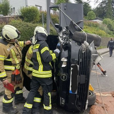 FW Mettmann: Schwerer Verkehrsunfall auf der Talstraße / K37