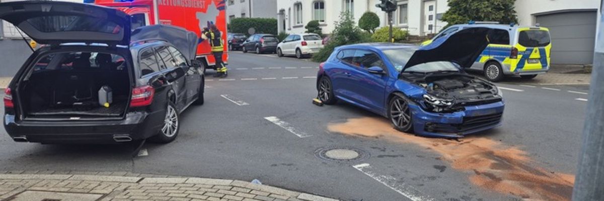 FW-EN: Zwei Verletzte nach Verkehrsunfall