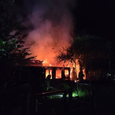FW Datteln: Feuer in Kleingartenanlage
