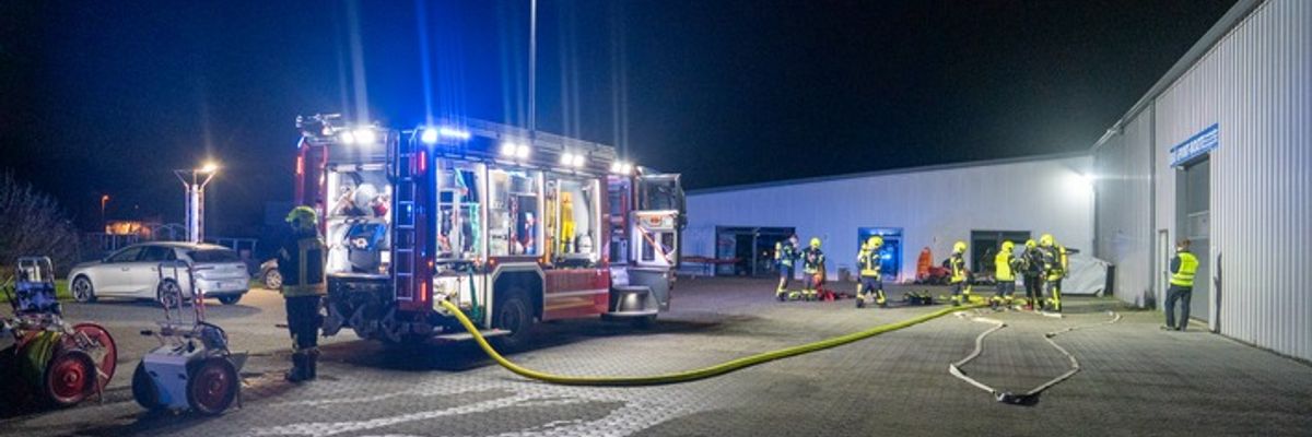 FW Flotwedel: Verpuffung in Werkstatt - Organisationsübergreifende Einsatzübung in Eicklingen