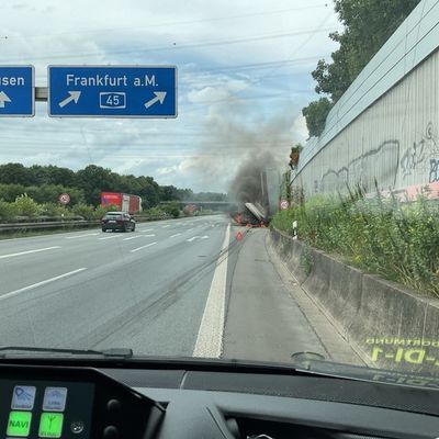 FW-DO: Brennender Lkw-Auflieger auf der A2