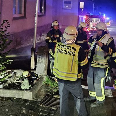FW-AR: Interkommunale Herbstübung: Feuerwehren Arnsberg und Wickede erproben den Ernstfall