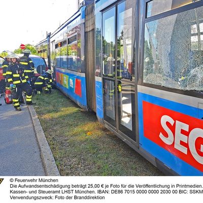 FW-M: Unfall im Kreuzungsbereich (Friedenheim)