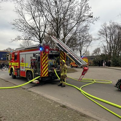 FW Ratingen: Balkonbrand macht Wohnung unbewohnbar