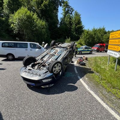 FW VG Westerburg: Verkehrsunfall auf B8 bei Hahn am See fordert vier Verletzte