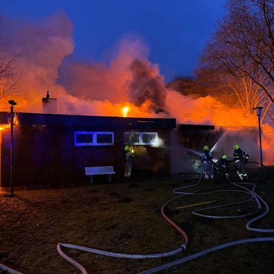 FW-SE: Vollbrand eines Vereinsheimes in Henstedt-Ulzburg