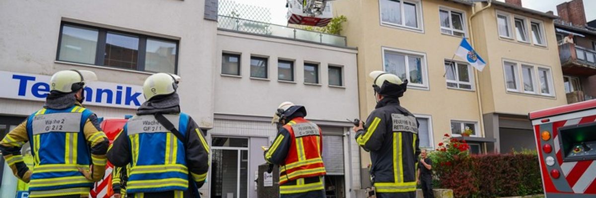 FW-BO: Dachstuhlbrand auf der Hermannshöhe - Besatzung eines Notarzteinsatzfahrzeuges entdeckt Brand