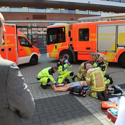 FW Hannover: Pilotprojekt zur Effizienzsteigerung bei Wiederbelebungen