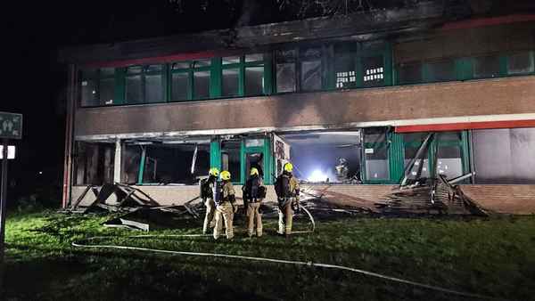 FW Gronau: Nächtlicher Brand am Berufskolleg für Wirtschaft und Verwaltung