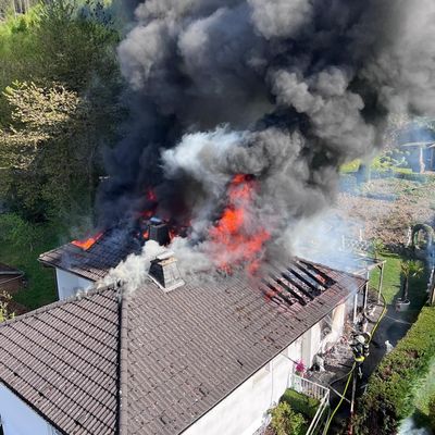 FW-OE: Dachstuhlbrand in Meggen