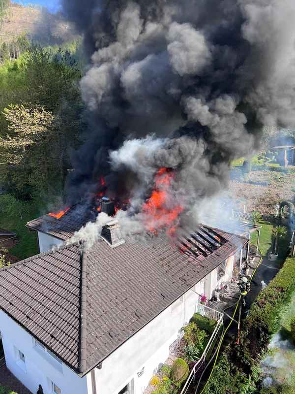 FW-OE: Dachstuhlbrand in Meggen