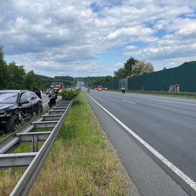 FW-EN: Feuerwehr Gevelsberg auf BAB1 im Einsatz