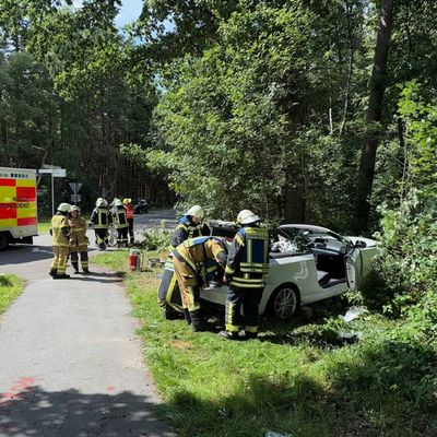 FW-SE: schwerer Verkehrsunfall auf der Bundesstraße 206