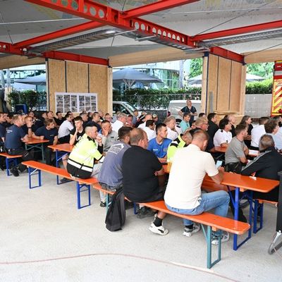 FW Stuttgart: Richtfest an der Interims-Feuerwache 1