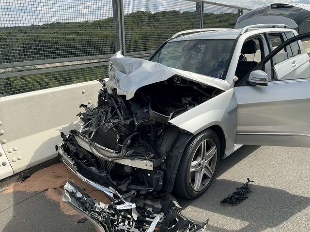 FW Ratingen: Schwerer Verkehrsunfall auf der Ruhrtalbrücke der BAB 52