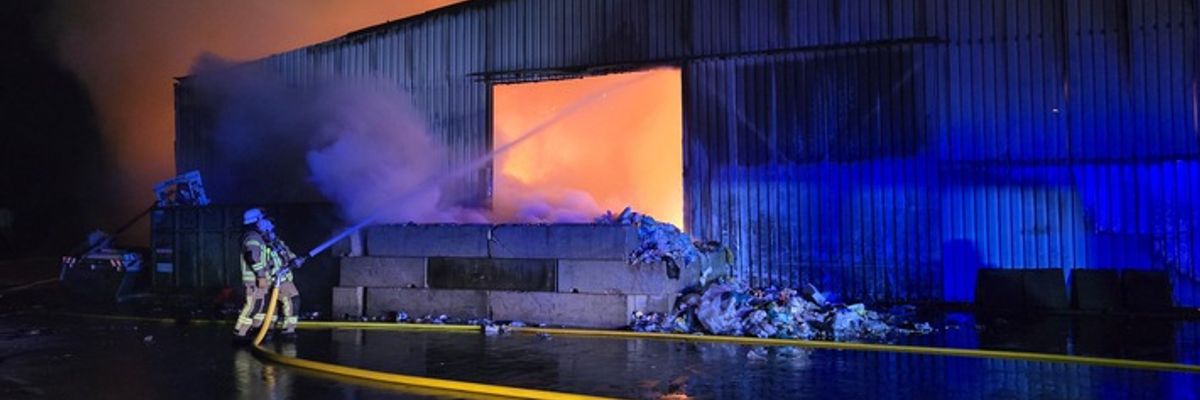 FW Dörentrup: Brand im Industriegebiet Dörentrup-Humfeld - Feuerwehr erneut im Großeinsatz