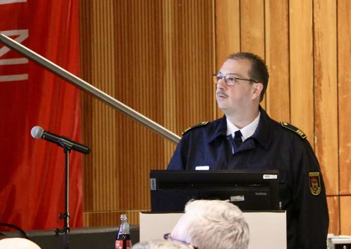 FW Düren: Feuerwehr Düren zieht Jahresbilanz - steigende Einsatzzahlen und Blick auf künftige Herausforderungen