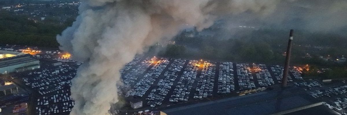 FW-E: Großbrand auf Schrottplatz - Abschlussmeldung