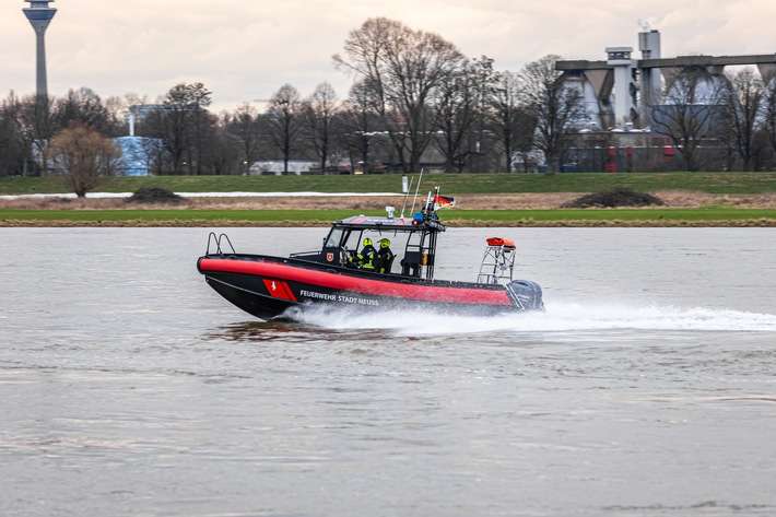 FW-NE: Fünf Personen im Rhein gemeldet | Suche ohne Feststellung beendet