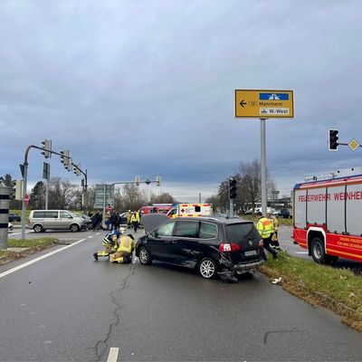 FW Weinheim: Wieder Verkehrsunfall auf der B38 Kreuzung Viernheimer Straße