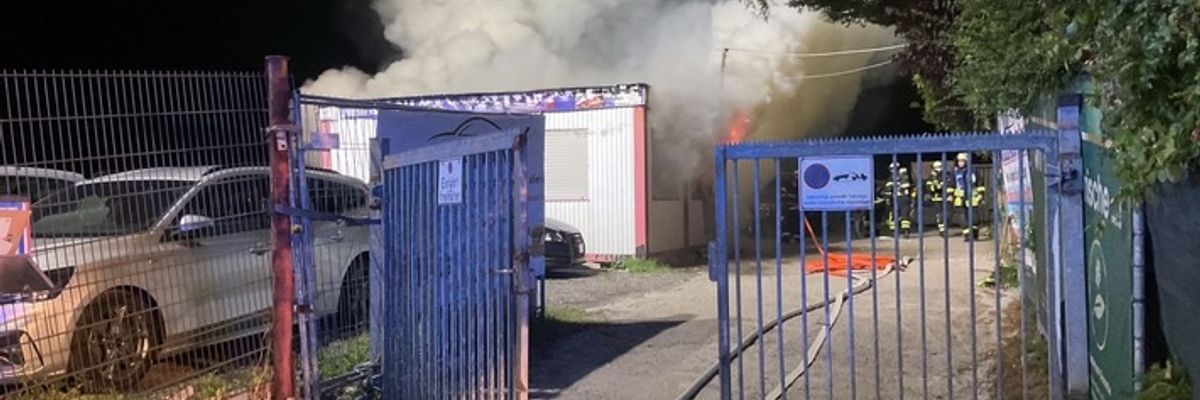 FW-DO: Bürocontainer brennt nieder