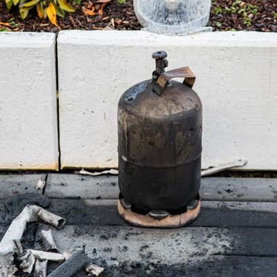 FW-MK: Brand auf einer Dachterrasse in Lössel