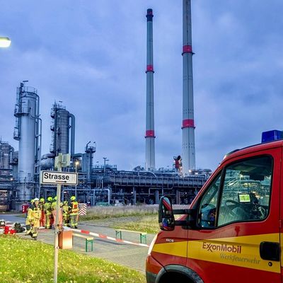 FW-OLL: Freiwillige Feuerwehren der Gemeinde Großenkneten absolvieren Einsatzübung rund um Erdgasaufbereitungsanlage