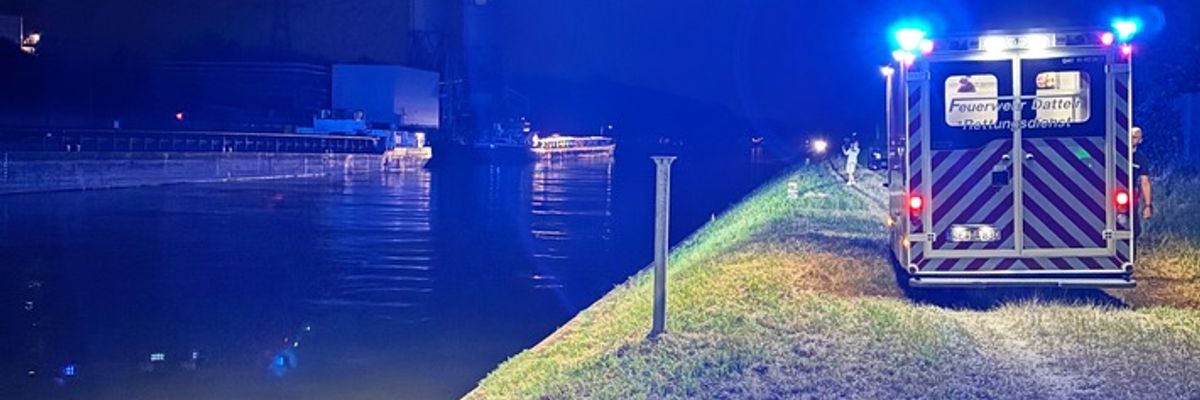 FW Datteln: Person aus dem Dortmund-Ems-Kanal gerettet.