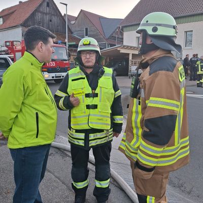 KFV-CW: Fassadenbrand an Schreinerei/Schnelles Eingreifen der Feuerwehr verhindert Großbrand